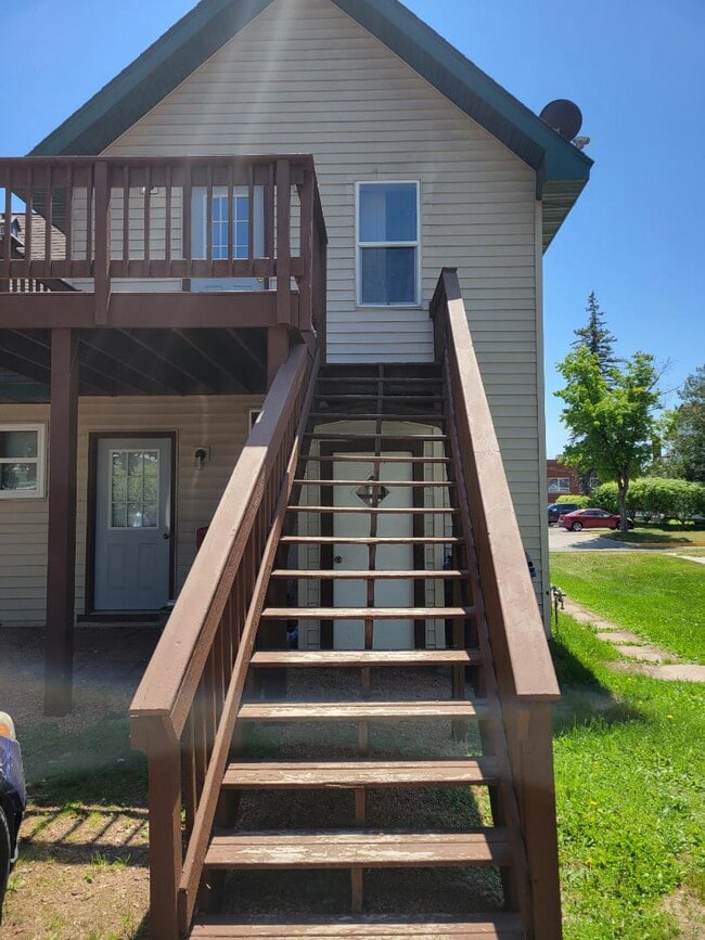 Photo - 1006 E 2nd St