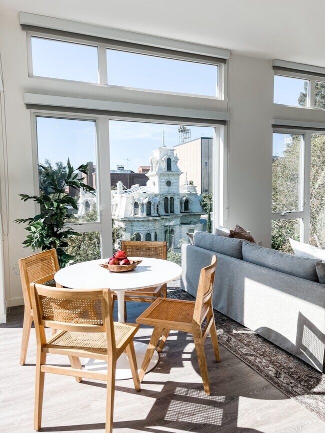 THE MANSION Apartments Sacramento, CA