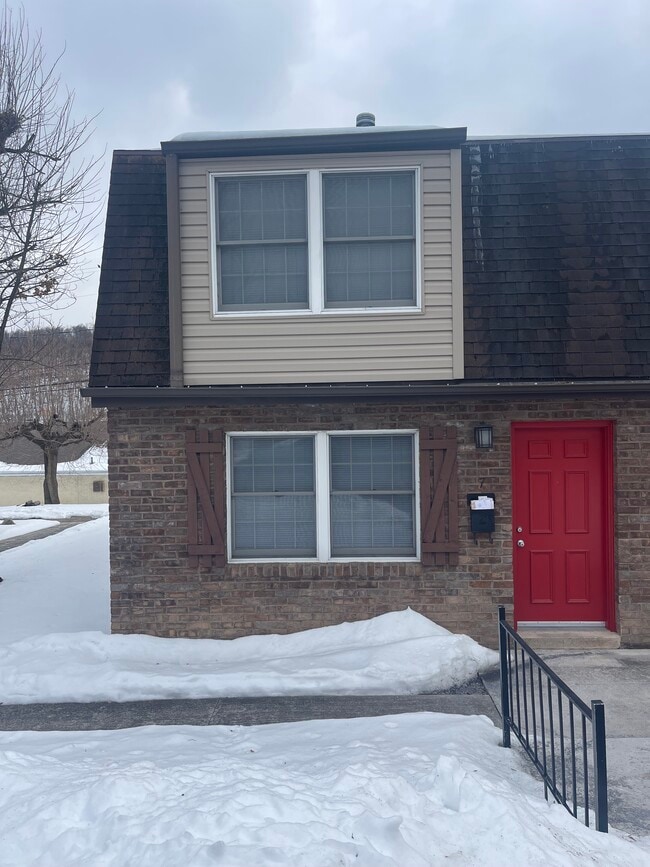 Building Photo - 908 Church St Unit 6