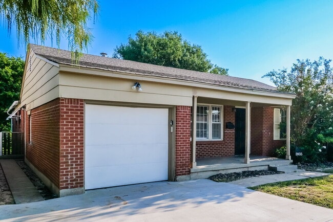 Photo - 3935 NW 27th St