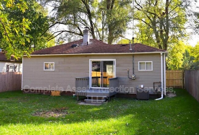 Photo - 3424 Iowa St