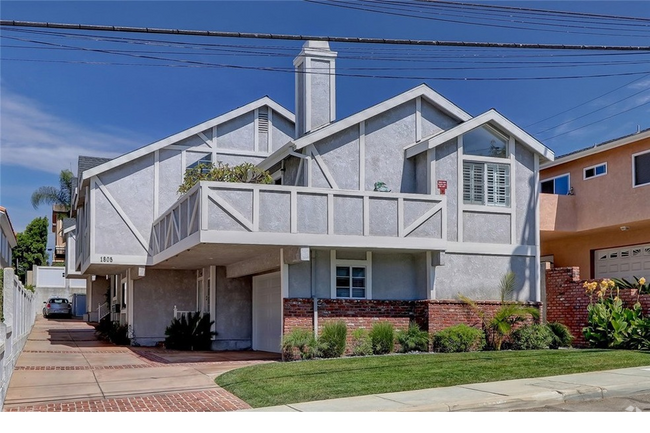 Building Photo - Bright & Spacious Redondo Beach Townhome –... Unit B