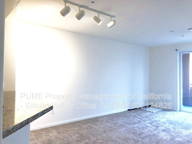 Photo - 1310 Saddle Rack St