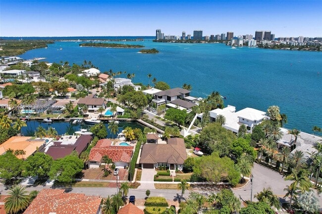 Building Photo - 13015 Biscayne Island Terrace