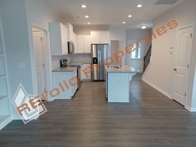 Photo - Beautiful 4BD 2.5BA Home w/Primary Suite o...