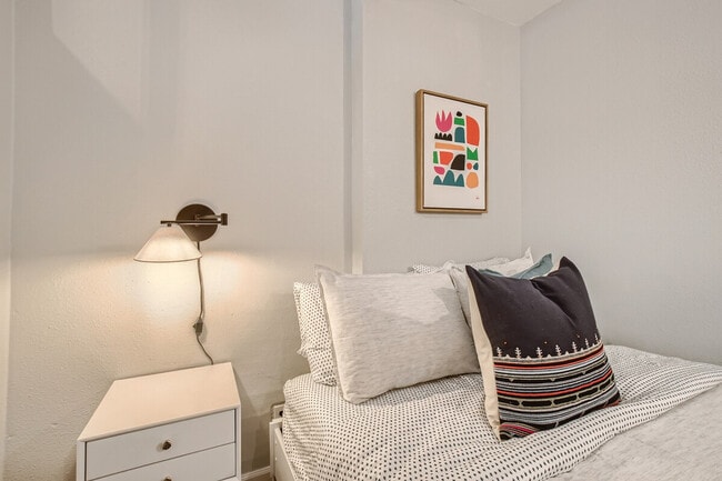 Photo - 1073 N Downing St Unidad ID1026256P