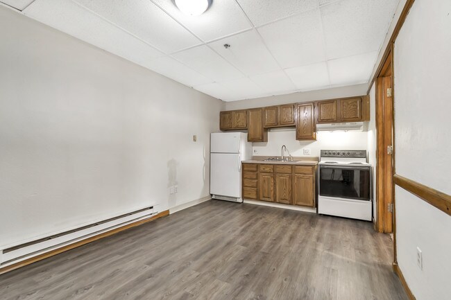 Photo - Creekside Apartments