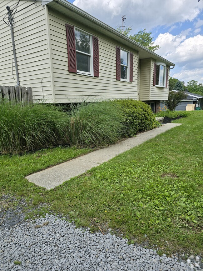 Building Photo - 5412 Legene Ln Rental