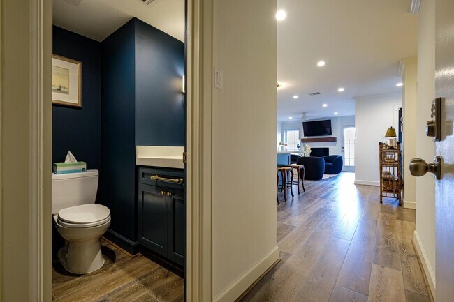 Photo - 3139 Bissonnet St