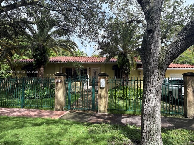 Building Photo - 805 Paradiso Ave