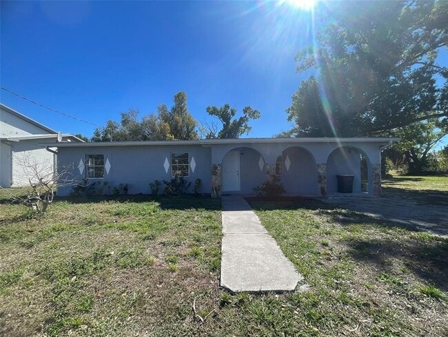 Building Photo - 525 E Helen Ave