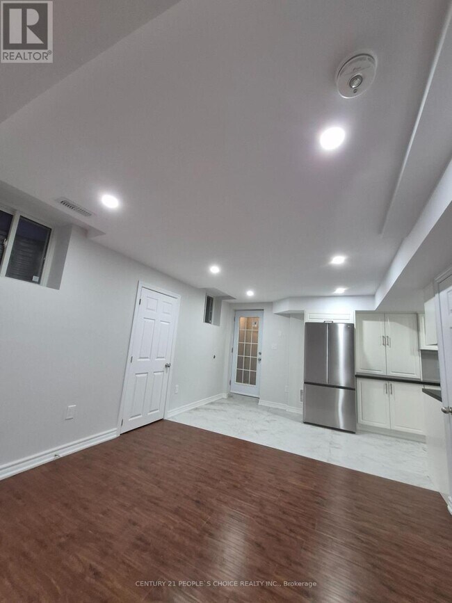 Photo - 4554 Willow Creek Dr