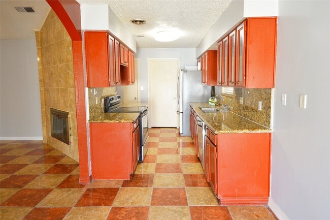 Photo - 6219 Gladewell Dr