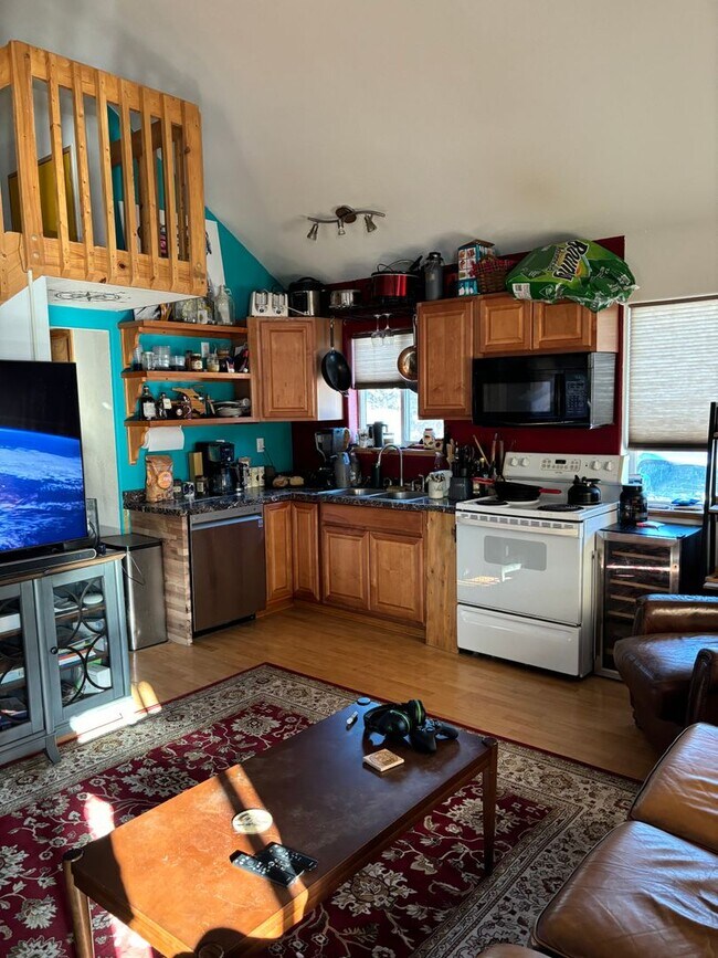 Photo - 1 Bed + Loft/1 Bath Close to UAF