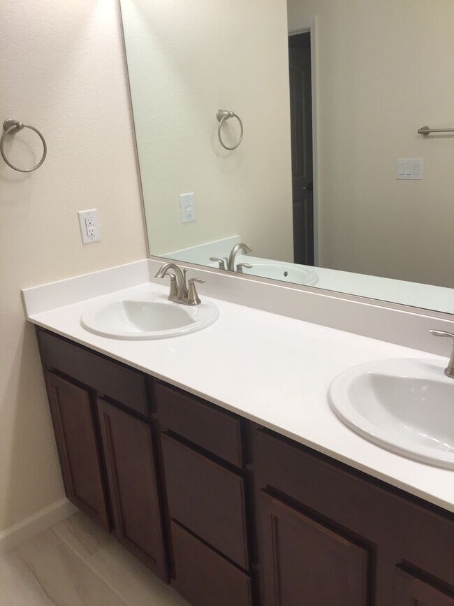 Photo - <b>Beautiful Arbor Villas Townhome<br.<br>