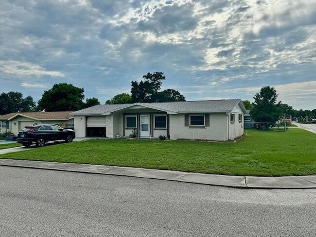 Building Photo - 3719 Warbler Dr Rental