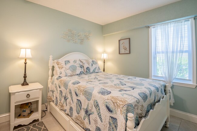 Photo - SHORT TERM ONLY Happy As A Clam Duplex