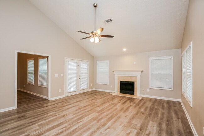 Photo - 5563 Newberry Point Dr