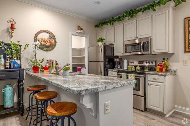 1BR, 1BA - 875SF - Kitchen - Baytree Villas