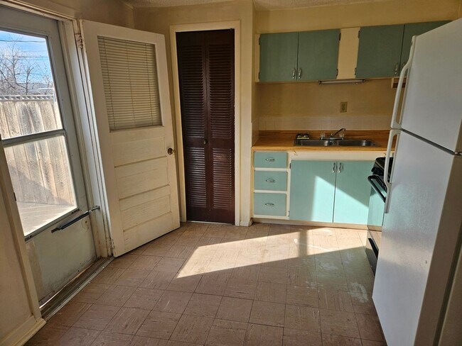Photo - 1 Bdrm/1 Bath Unit is Vacant & Ready to Rent