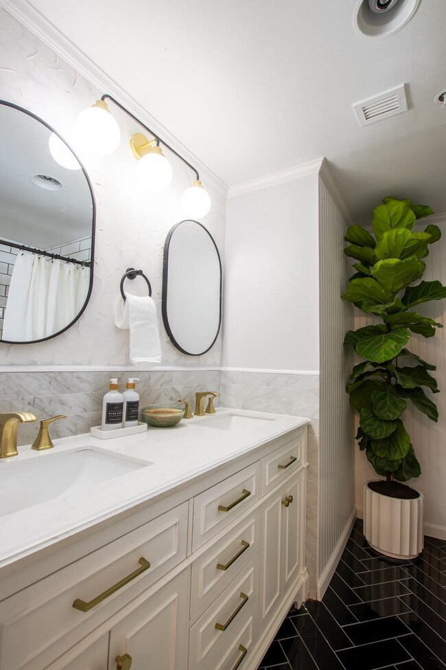 Photo - 3101 Boardwalk Unit 2302B