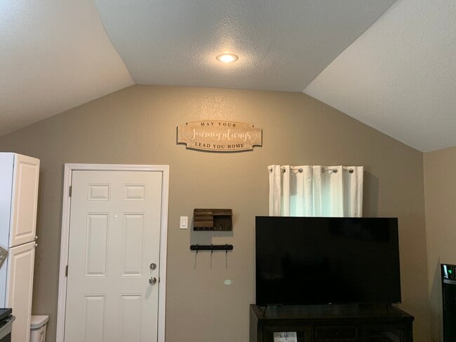 Photo - 3670 Wren St