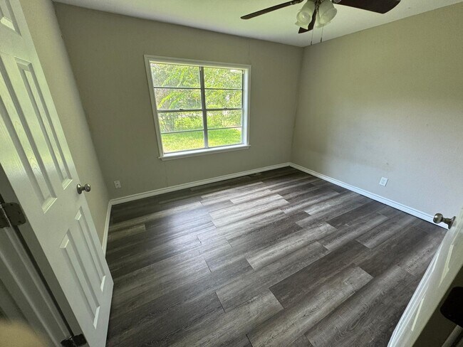 Photo - 721 E Emily Ave