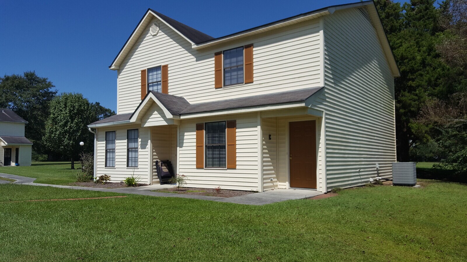 Photo - 115 S East Railroad St Unit Lyn-Mor Place