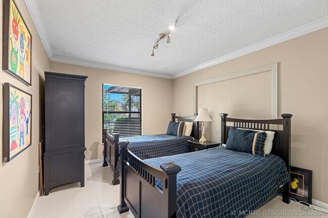 Building Photo - 2835 Polo Island Dr Unit H202
