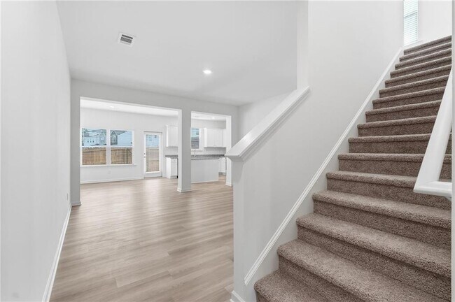 Photo - 1502 Aralynn Way