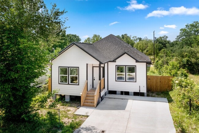 Photo - 3220 Josephine St