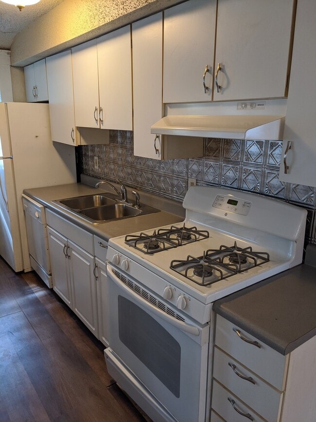 Photo - 812 W Main St