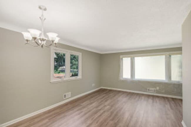 Photo - 996 Fremont Ave E