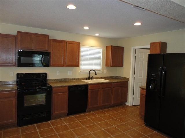 Photo - 270 New Country Rd