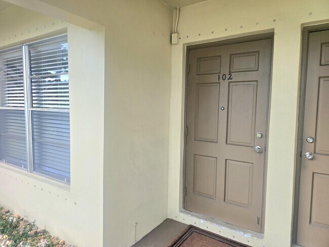 Photo - 3030 NW 43 Terrace Unidad 102