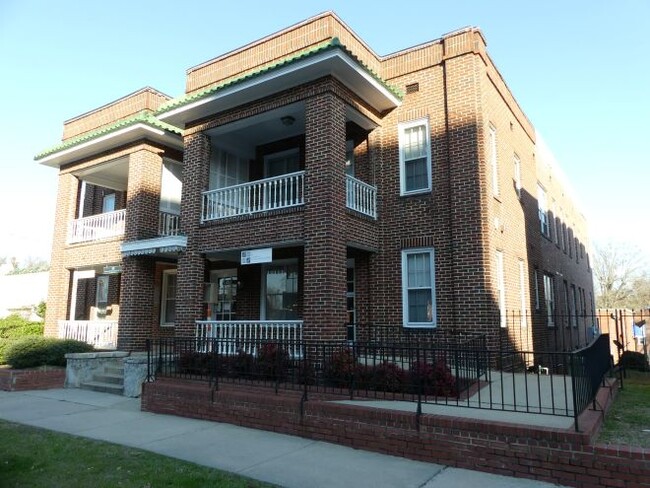 Photo - 102 S William St