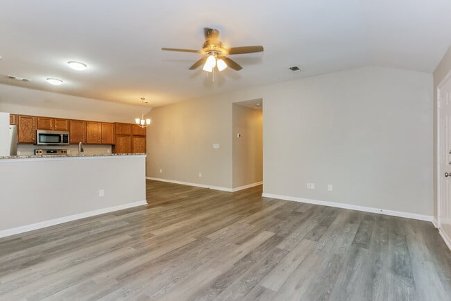 Photo - 825 Cruise St