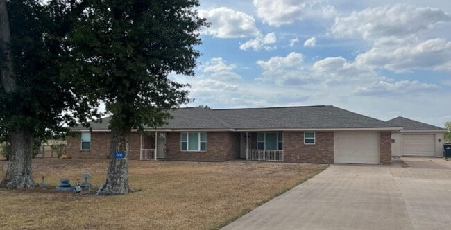 Building Photo - 566 Schmidt Rd