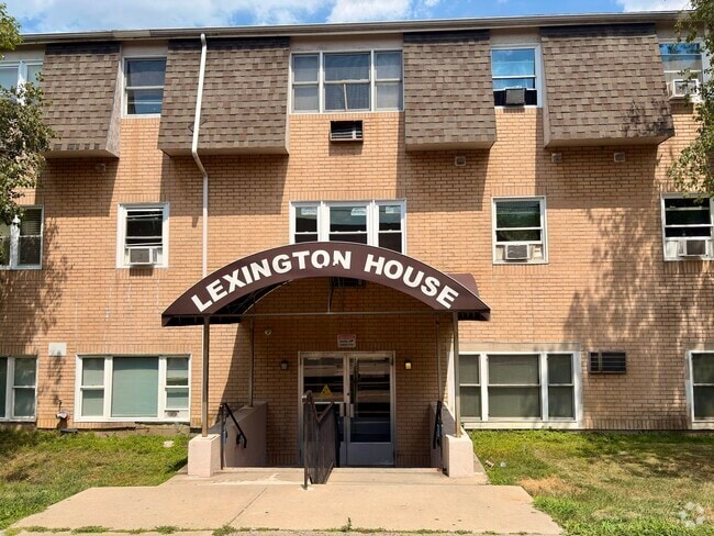 Building Photo - 30 Stevens St Unit APT 204