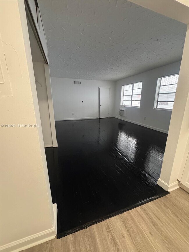 Photo - 1611 Pennsylvania Ave Unidad 14