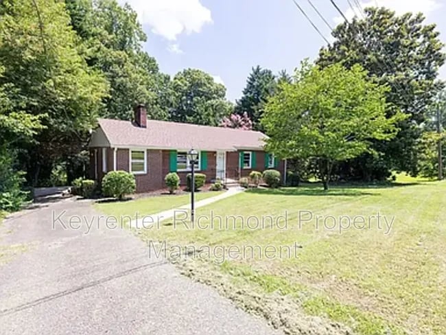 2811 Bon Oaks Ln