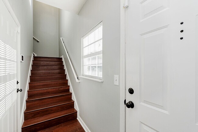 Photo - Wonderful 2 bedroom 2 bath Condo End Unit ...