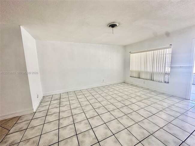 Photo - 4616 NW 39th St