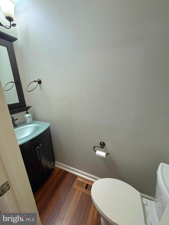 Photo - 2108 Commodore Ct