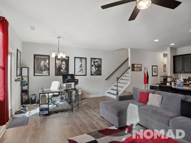 Photo - 2568 Centennial Pl