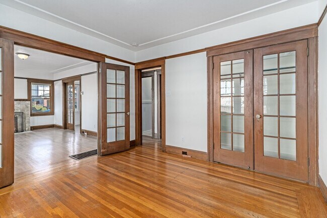 Photo - CLINTON AVE 2134-2138 Unit 2134