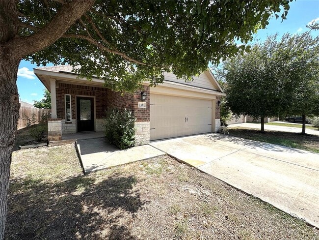 Photo - 1453 Treeta Trail