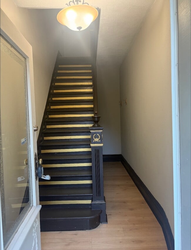 Photo - 2115 Allen Ave