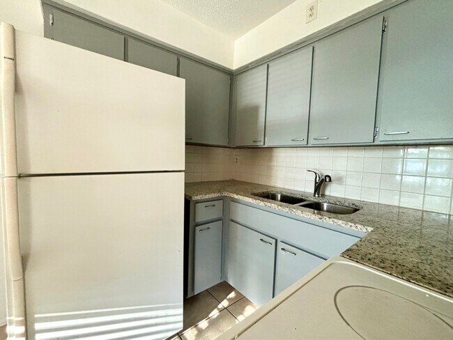 Photo - 105 S Spring Blvd Unidad 9