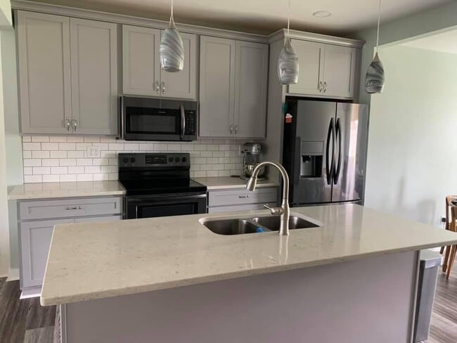 Photo - 720 15th St SE